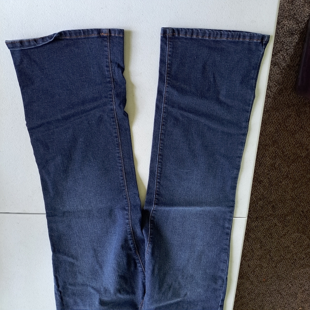 Chaps Mid Rise Crop Kick Jeans - Picture 5 of 7